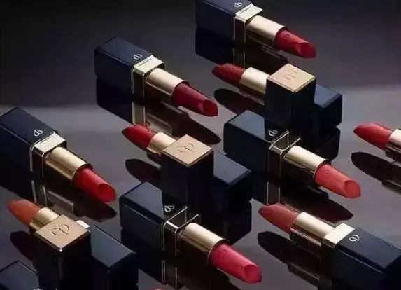 A lipstick that girls like